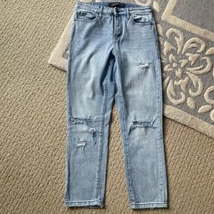 Prosperity distressed jeans